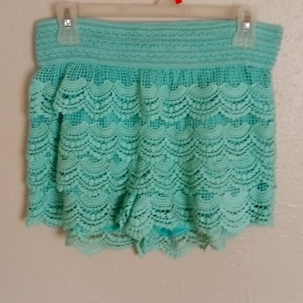 Alt. B Size Medium, Mint